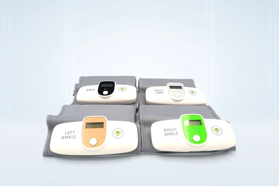 The four TM-Flow cuffs with color-coded monitor modules