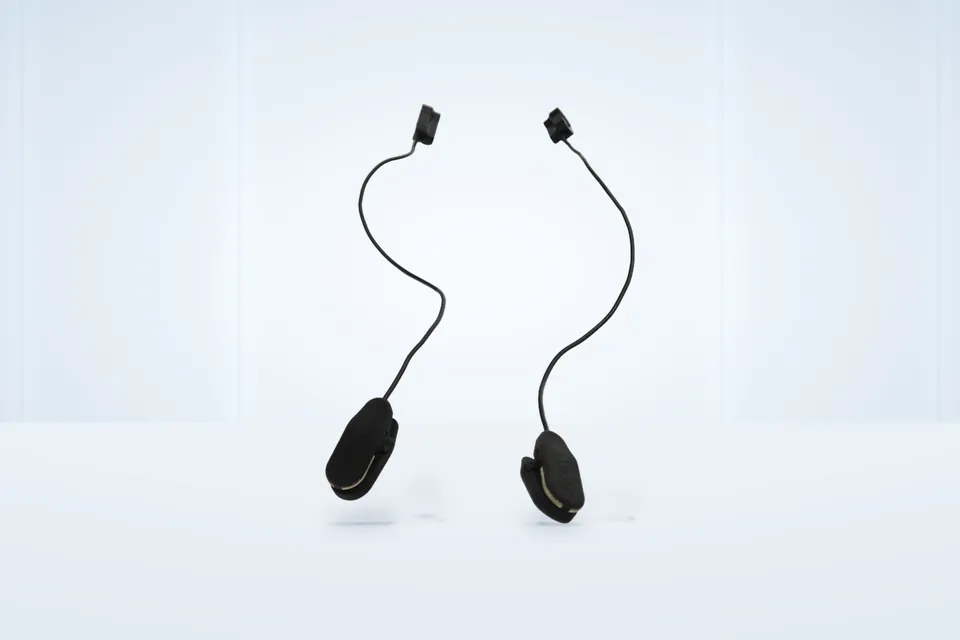 WAVi ear clips